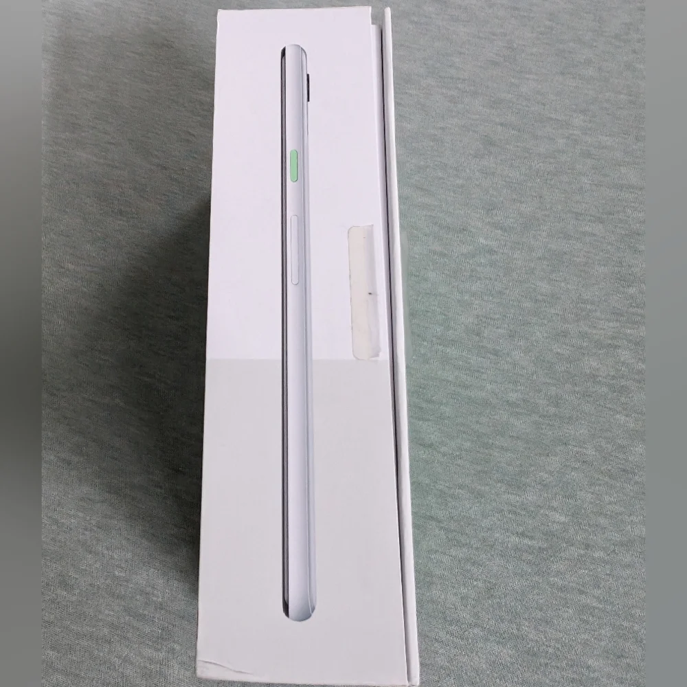 Google Pixel 3 XL BOX and accessories, NO PHONE included. Please see description